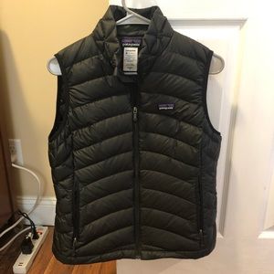 Patagonia Black women’s puffer vest size M